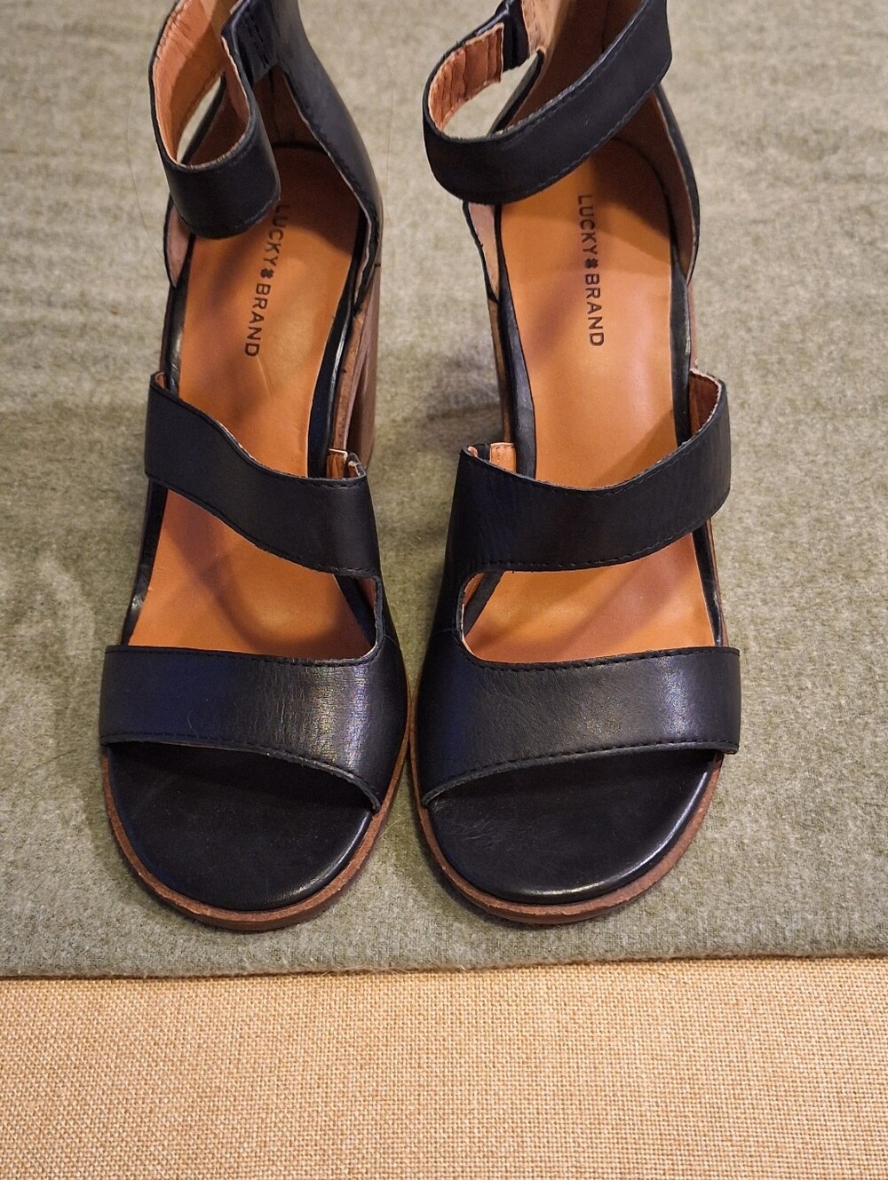 Lucky Brand Black Leather Strappy Heeled Sandals Size 10 Like New - Picture 3 of 6